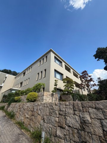 グランドメゾン苦楽園桜町の外観