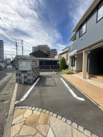 メゾン 宏栄の駐車場