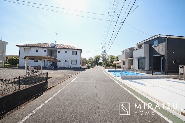 【前面道路含む現地写真】 | 前面道路☆運転が不安な方も安心な前面道路、きちんと幅員のある道路は女性にも安心です。整備されている道路は気持ちも良いですね♪
