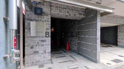 【エントランス】 | KDXレジデンス西院 | 建物の内部です
