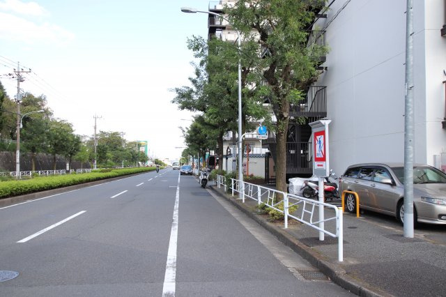 秀和めじろ台レジデンスの周辺|～大通りに面しており、スーパーアルプスまですぐの立地です～