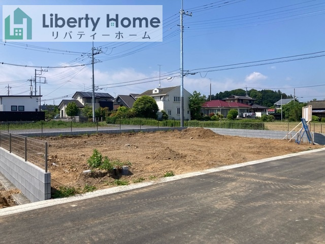 笠間市旭町第13　5号棟　新築戸建の前面道路含む現地写真
