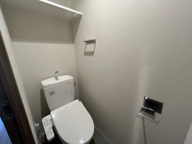ブランシエスタ天満のトイレ|写真は、他部屋の反転間取りとなっております。