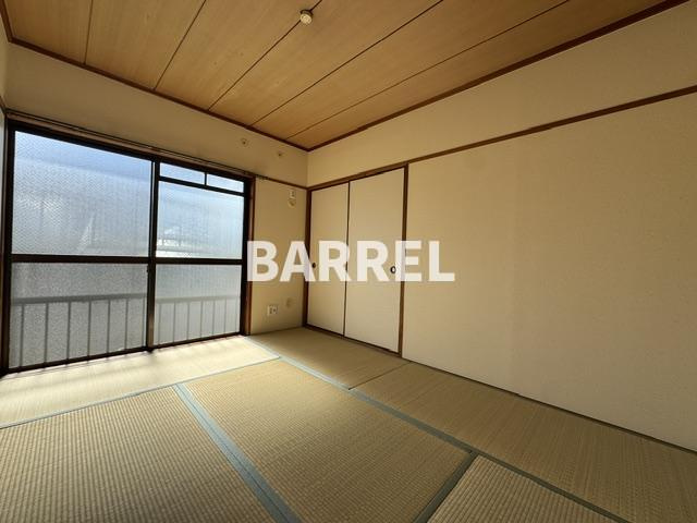 メゾンタカノの和室