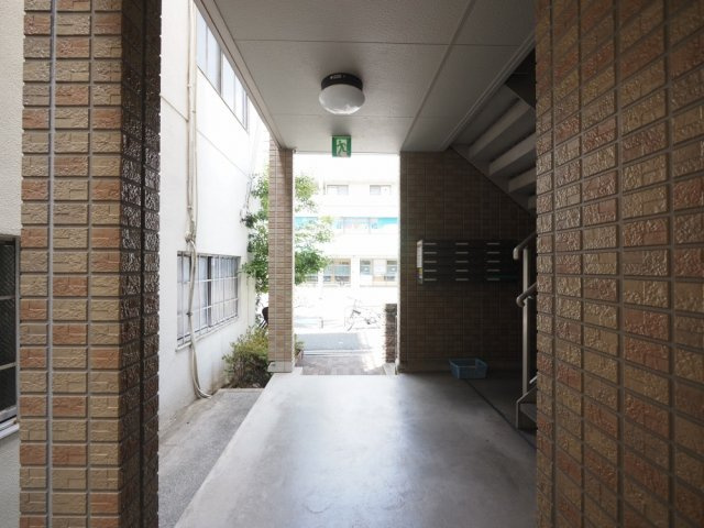 エクレール上小阪のエントランス