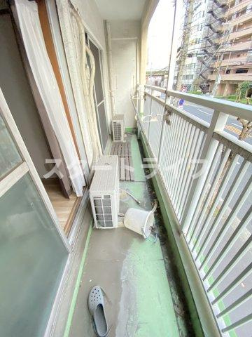 大阪市淀川区宮原５丁目の賃貸マンションのバルコニー
