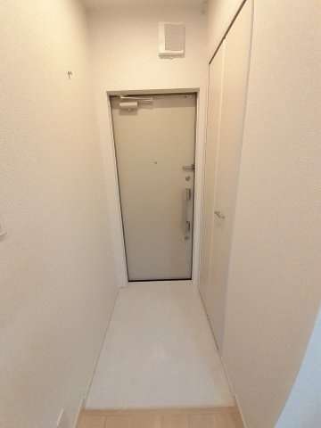 ドミールＭの玄関