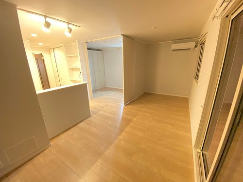 熊本市南区出仲間５丁目のアパートの居間・リビング