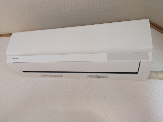 9808大江貸家の設備|１階洋室のエアコン（新品）