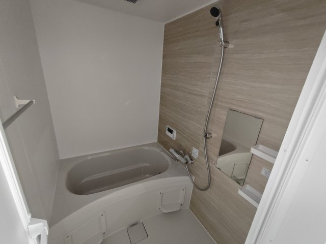 ディークラート尼崎東の浴室
