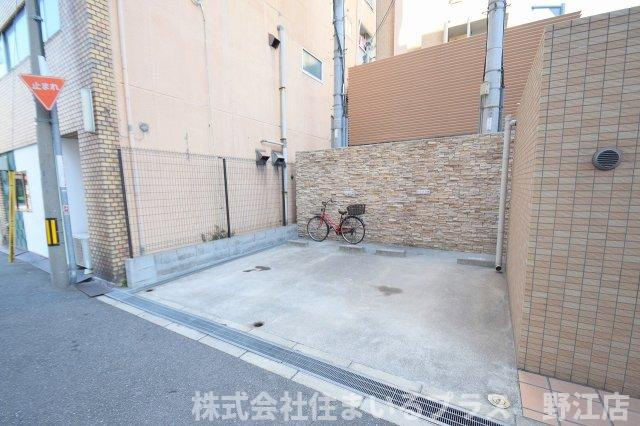 バルーンフラワー諏訪の駐車場