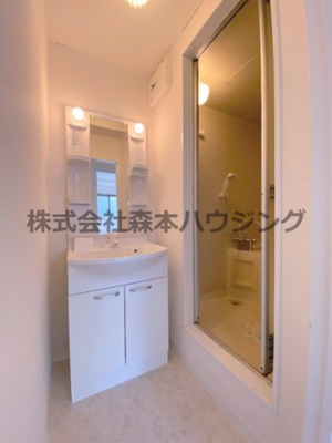 【洗面所】 | 　GM栄町 | ゆったりとスペースのある洗面所