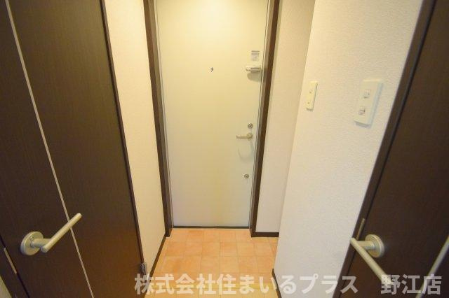フジパレス城東諏訪Ⅵ番館の玄関