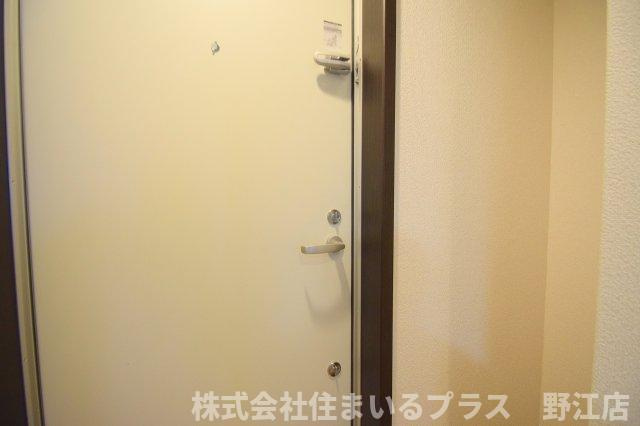 フジパレス城東諏訪Ⅵ番館の玄関
