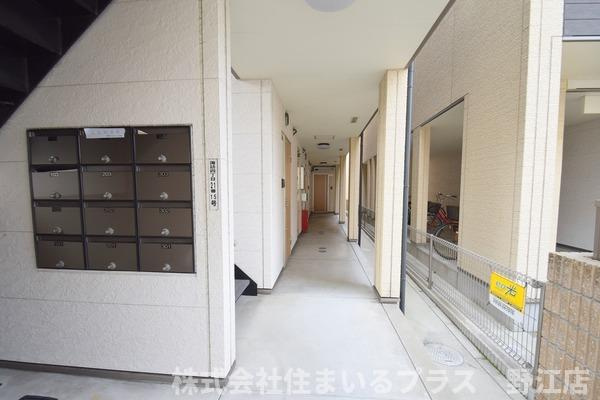 フジパレス城東諏訪Ⅵ番館のエントランス