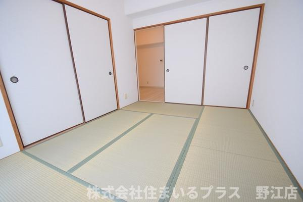 森岡ビルの和室