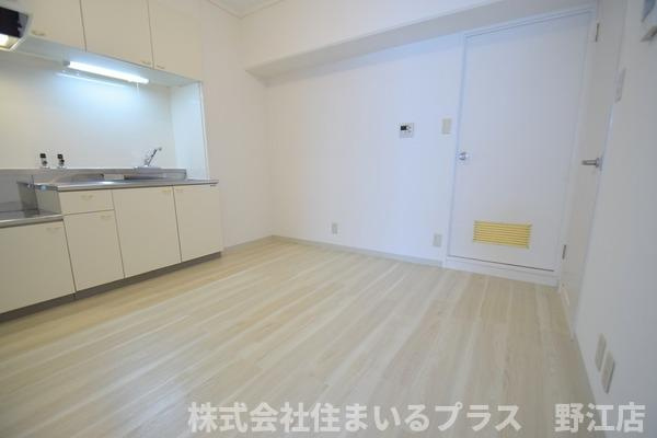 森岡ビルの居間・リビング