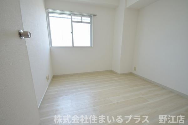 森岡ビルの洋室