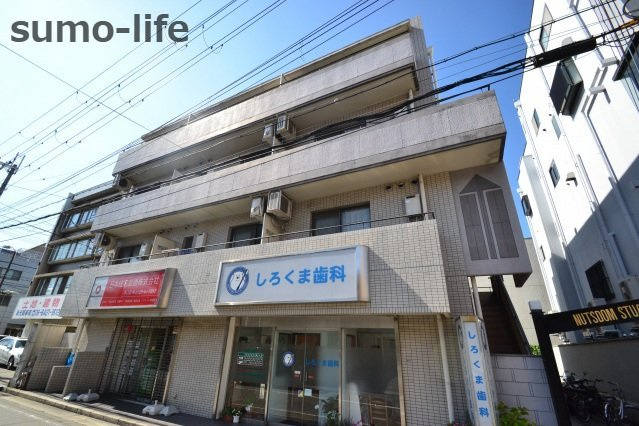 ナッツダムスタジオーネ塚口の外観