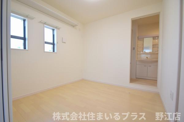 ベルフィオーレ鴫野の洋室