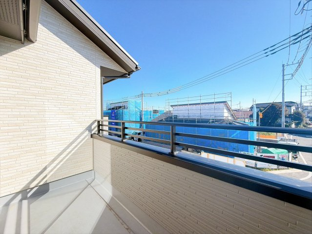 【バルコニー】 | 藤岡市藤岡　新築住宅 | お日さまがほほえむバルコニー。気持ち良い風と青く広がる空。思わず深呼吸したくなる。
