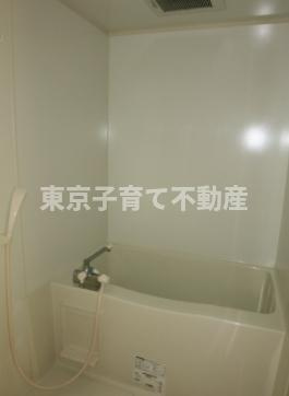 ラクアスレジデンス東新宿の浴室