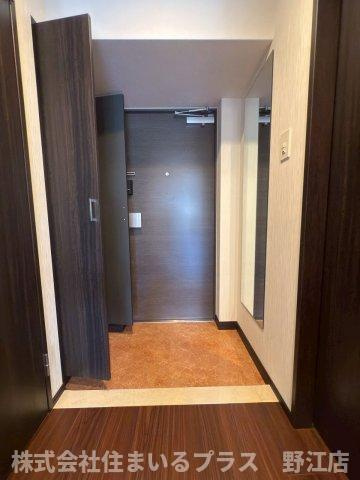 プレジオ城東の玄関