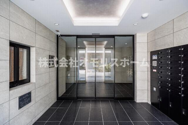 ドゥーエ梅屋敷のエントランス