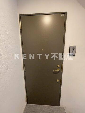 【玄関】 | アピチェ池上 | 収納もある玄関です