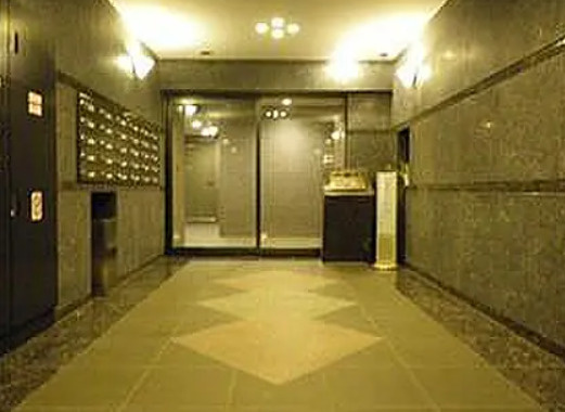 ルーブル西荻窪弐番館のエントランス