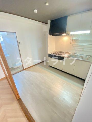 大阪市東淀川区東中島２丁目の賃貸マンションの居間・リビング