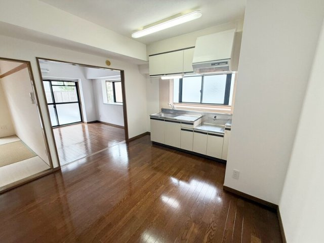 【居間・リビング】 | エクセランド旭町 | 開放感のあるゆったりとしたお部屋です♪