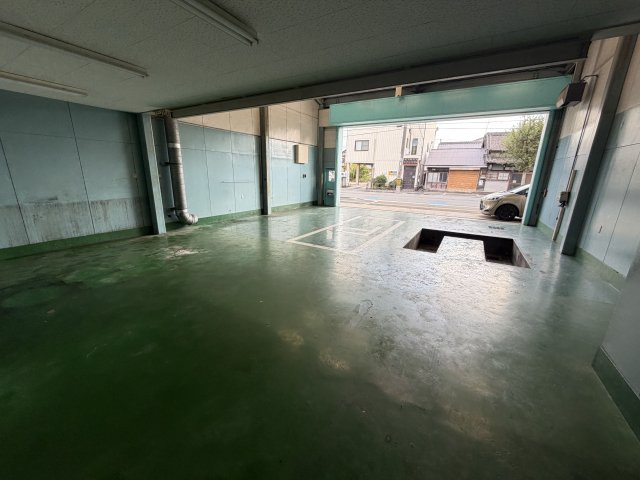 荒川2丁目倉庫