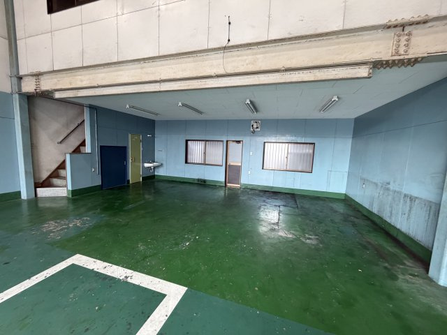 荒川2丁目倉庫