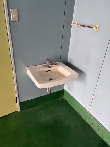 荒川2丁目倉庫