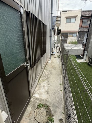 荒川2丁目倉庫