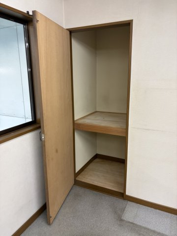 荒川2丁目倉庫