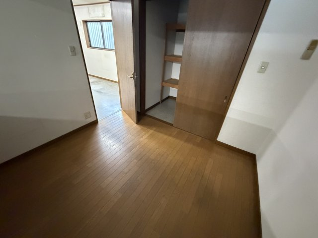 荒川2丁目倉庫