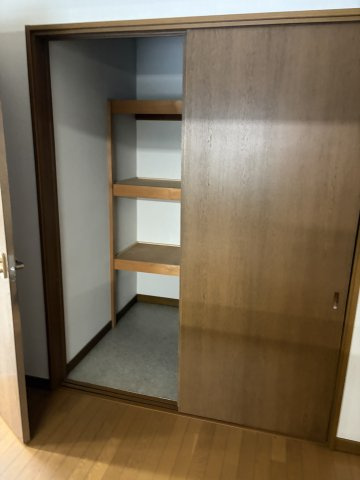 荒川2丁目倉庫