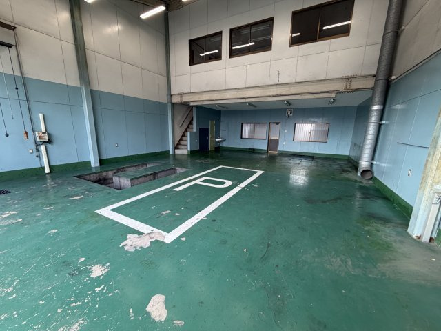 荒川2丁目倉庫