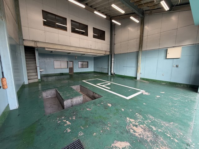荒川2丁目倉庫
