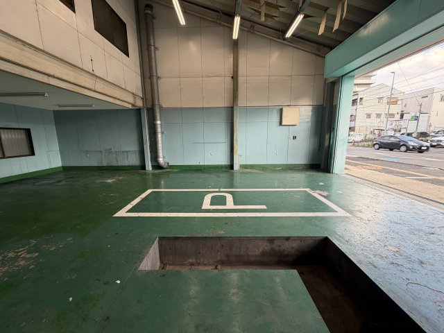 荒川2丁目倉庫
