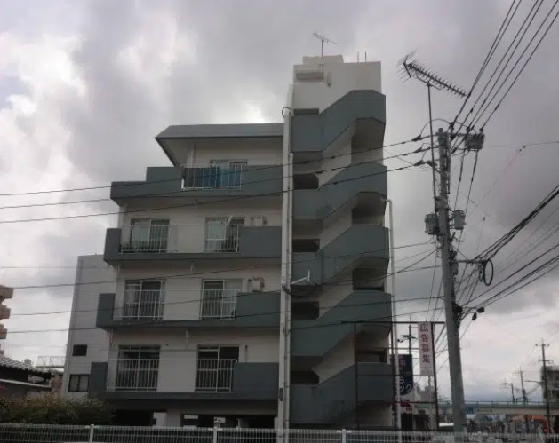 合川ハイツ【キャッシュバック対象物件】のロビー|落ち着いたロビーです