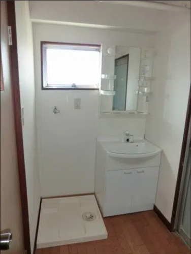 合川ハイツ【キャッシュバック対象物件】の洗面所|忙しい朝には欠かせない洗面所です