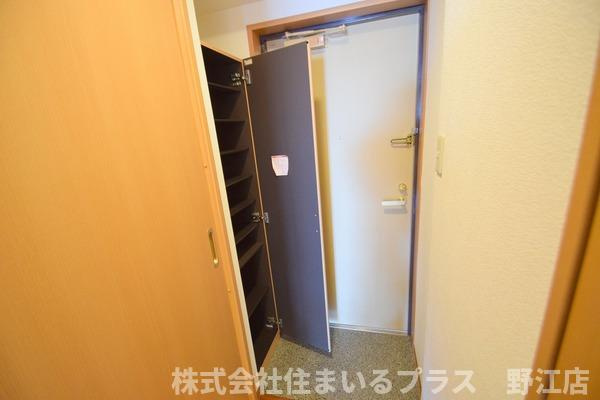 カサデラ・フェリシダの玄関