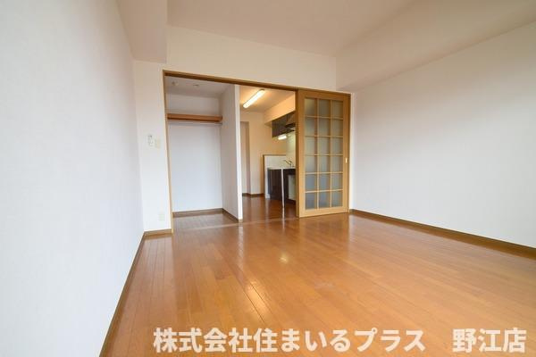 レクシア鶴見の洋室