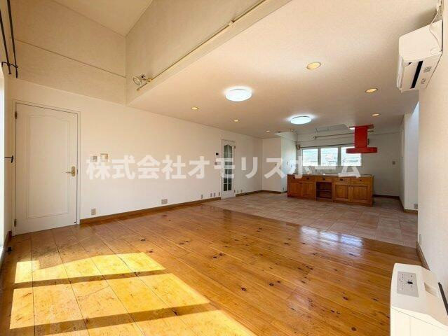 大田区仲六郷２丁目住宅の居間・リビング