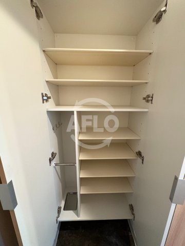 ファーストフィオーレ京橋ノワールの収納|ファーストフィオーレ京橋ノワール　シューズボックス