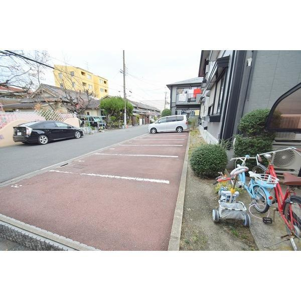 サンビレッジ芳崎の駐車場