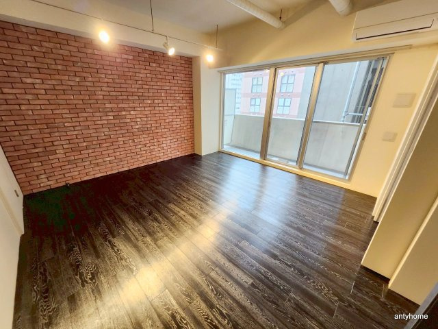 アーバンスタイル心斎橋　仲介手数料無料の居間・リビング